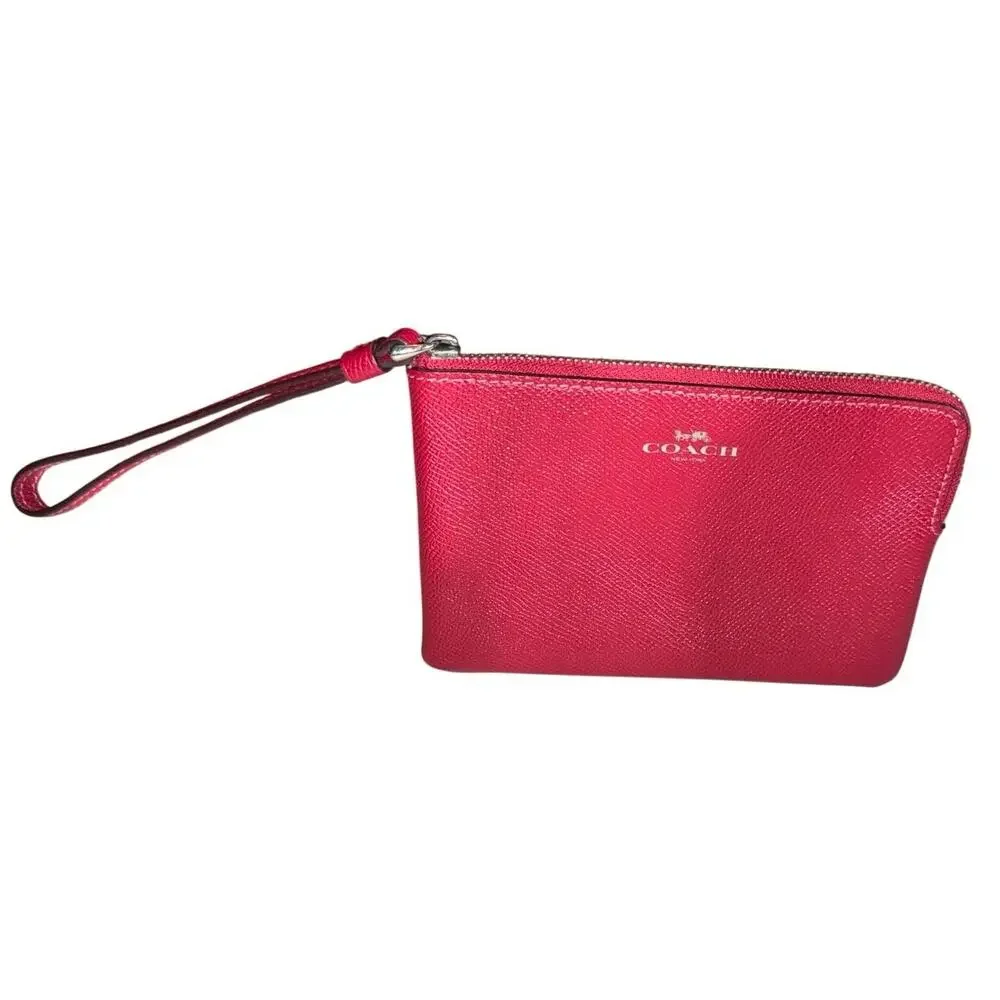 COACH Corner Zip Wristlet in 1941 Red New without Tag